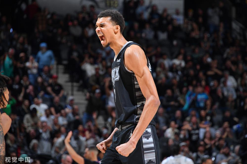 出色发挥以 出色发挥以